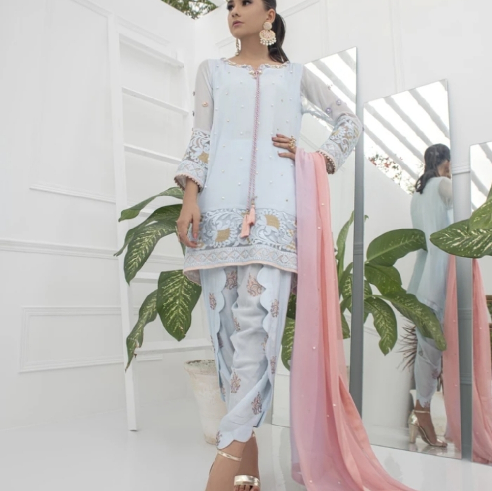 Phatyma khan pakistani Indian suit XS size